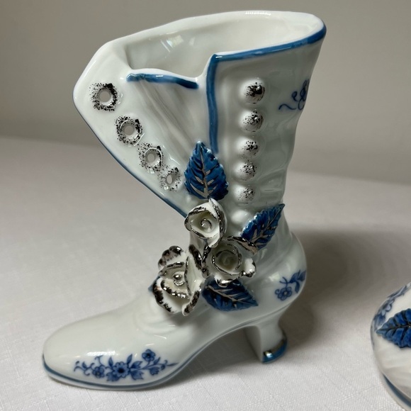 Victorian Shoe & Pitcher Vase
Porcelain
Vintage - Picture 6 of 6